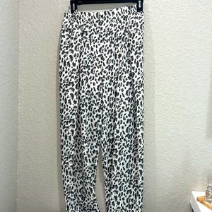 NWT NYDJ size M lounge pants